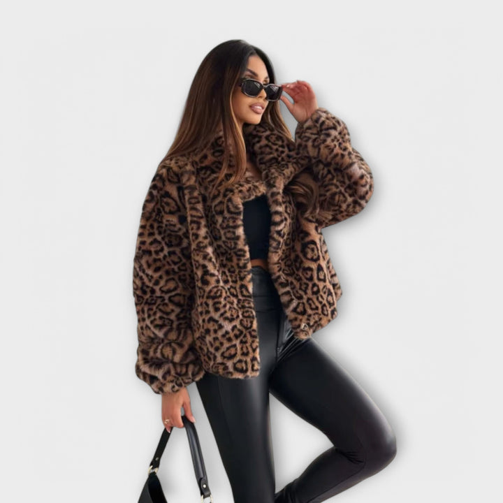 Leocadia - Kabát z umělé kožešiny s leopardím vzorem